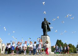 Україна є, Україна завжди буде, нікому не зламати наш народ!
