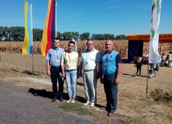 День поля в смт. Дослідницьке