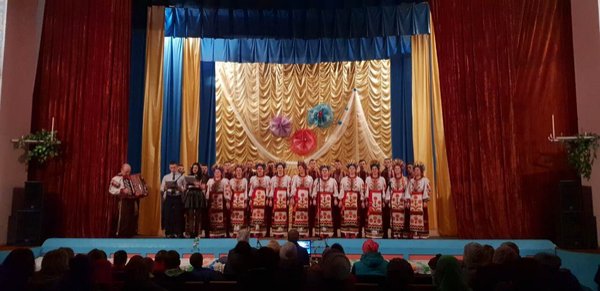 Сердечний дарунок творчих колективів