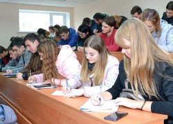 Нас мовою єднає любов до України
