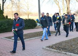 Ми пам’ятаємо подвиг Героїв минулих поколінь