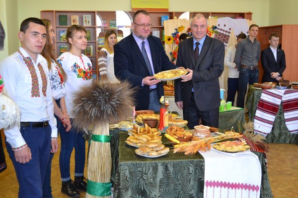 Відроджуємо традиції