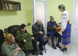 Помічники та помічниці Святого Миколая