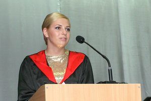 І гіркота прощання миті труїла радість відчуттів…