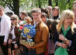 І звичний звук дзвінка нам сповіщав нове життя…