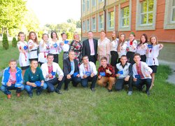 Першокурсникам факультету економіки і підприємництва вручили головний документ студента