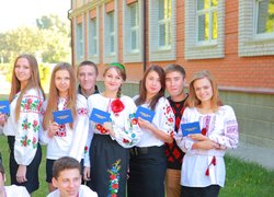 Першокурсникам факультету економіки і підприємництва вручили головний документ студента