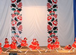 Танцювальний вернісаж творчих колективів Уманського НУС