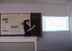 студ. 11-ек  гр. Шпиця Інна з доповіддю Математичний метод визначення дня тижня в ХХІ столітті