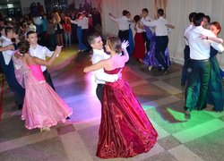 Осінній вальс закружляв Уманський НУС
