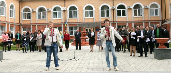 Економіка – вперед: урочиста лінійка до ювілею