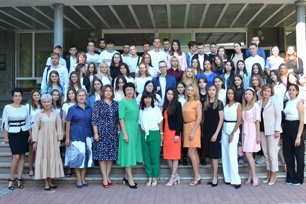 Dedication of freshmen to students at Uman National University of Horticulture