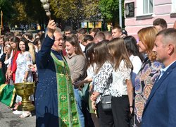 Dedication of freshmen to students at Uman National University of Horticulture