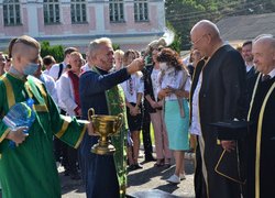 Dedication of freshmen to students at Uman National University of Horticulture