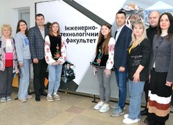 Ярмаркуємо, розважаємо, Перемогу наближаємо