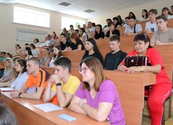 Першокурсники знайомляться з організацією освітнього процесу в Уманському національному університеті садівництва