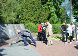 8 травня — День пам’яті та примирення в Україні.
