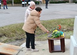 Схиляємо голови перед світлою пам’яттю Героїв Небесної Сотні
