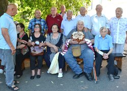 Відбулася традиційна, неофіційна в умовах воєнного стану, зустріч випускників університету минулих років.
