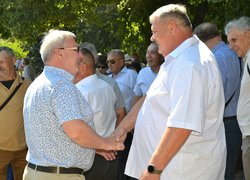Відбулася традиційна, неофіційна в умовах воєнного стану, зустріч випускників університету минулих років.