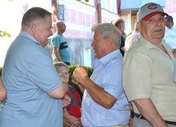 Відбулася традиційна, неофіційна в умовах воєнного стану, зустріч випускників університету минулих років.