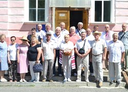 Відбулася традиційна, неофіційна в умовах воєнного стану, зустріч випускників університету минулих років.