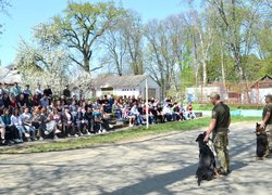 Колектив Уманського НУС познайомився з роботою поліцейських кінологів та їхніх вихованців 