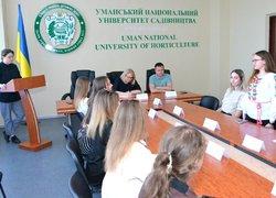 Активні студенти Уманського НУС зустрілись із адміністрацією університету садівництва