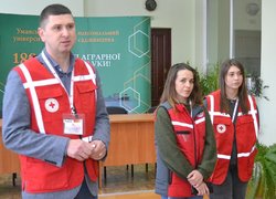 Студенти Уманського НУС зустрілися з волонтерами Уманської міськрайонної організації Червоного Хреста України