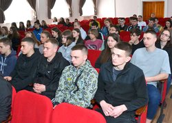 Студенти та викладачі Уманського національного університету зустрілися з представниками батальйону «Вовки Да Вінчі» та 59 ОШБр 
