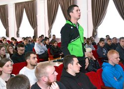 Студенти та викладачі Уманського національного університету зустрілися з представниками батальйону «Вовки Да Вінчі» та 59 ОШБр 