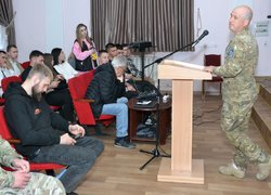Студенти та викладачі Уманського національного університету зустрілися з представниками батальйону «Вовки Да Вінчі» та 59 ОШБр 