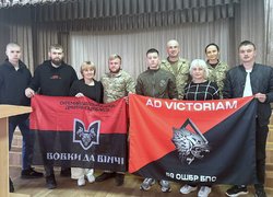 Студенти та викладачі Уманського національного університету зустрілися з представниками батальйону «Вовки Да Вінчі» та 59 ОШБр 