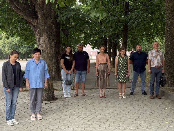 Щоденна хвилина мовчання – обов’язок, що формує націю