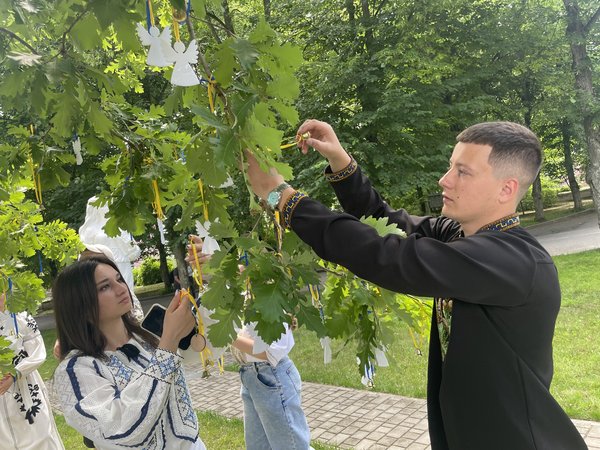 Янголи для янголів: в Уманському НУ вшанували пам’ять загиблих від російської агресії дітей