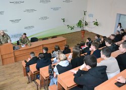 В Уманському національному університеті відбулась зустріч студентів з представниками 72 ОМБр імені Чорних запорожців