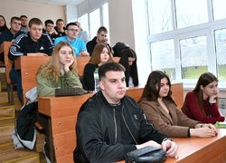 В Уманському національному університеті відбулась зустріч студентів з представниками 72 ОМБр імені Чорних запорожців