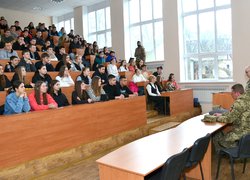 В Уманському національному університеті відбулась зустріч студентів з представниками 72 ОМБр імені Чорних запорожців