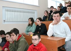 В Уманському національному університеті відбулась зустріч студентів з представниками 72 ОМБр імені Чорних запорожців