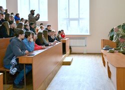 В Уманському національному університеті відбулась зустріч студентів з представниками 72 ОМБр імені Чорних запорожців