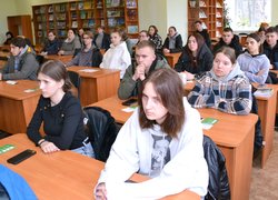 «Торгівля людьми в Україні: як не стати об’єктом експлуатації» — студентам УНУ розповіли, як отримати правову допомогу