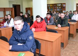 «Торгівля людьми в Україні: як не стати об’єктом експлуатації» — студентам УНУ розповіли, як отримати правову допомогу