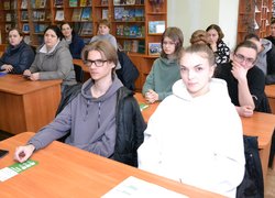 «Торгівля людьми в Україні: як не стати об’єктом експлуатації» — студентам УНУ розповіли, як отримати правову допомогу