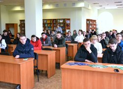 «Торгівля людьми в Україні: як не стати об’єктом експлуатації» — студентам УНУ розповіли, як отримати правову допомогу