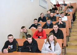 Як протидіяти ворогу: Студентам Уманського НУС розповіли про загрози під час війни та відповідальність перед законом