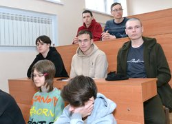 Як протидіяти ворогу: Студентам Уманського НУС розповіли про загрози під час війни та відповідальність перед законом