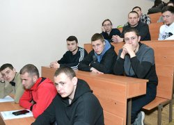 Як протидіяти ворогу: Студентам Уманського НУС розповіли про загрози під час війни та відповідальність перед законом