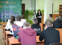 Поезія війни: Студенти та викладачі факультету менеджменту провели літературну зустріч