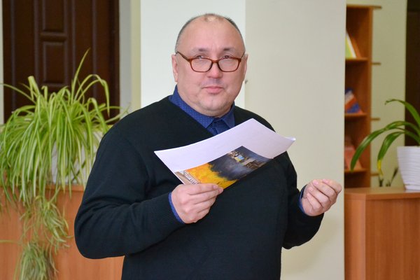 Поезія війни: Студенти та викладачі факультету менеджменту провели літературну зустріч