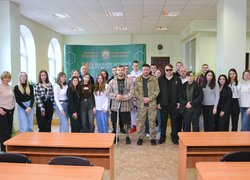 Поезія війни: Студенти та викладачі факультету менеджменту провели літературну зустріч